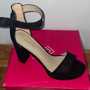 Hi-lo heel strap